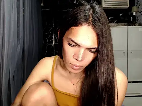 GORGEOUS_CARMEE