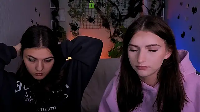 lisa_dark_ webcam