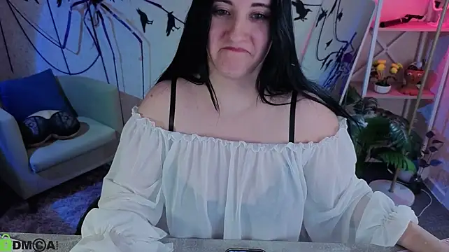 Lucy_Haall webcam