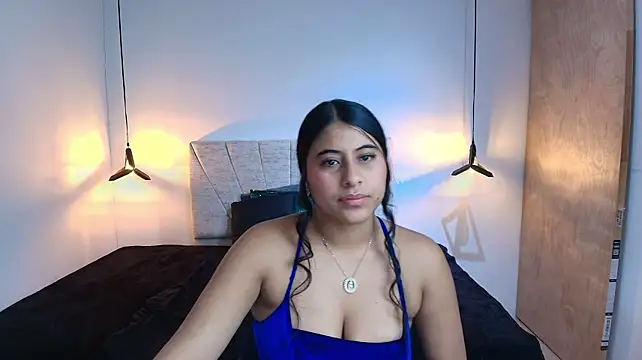 Mia___Rousse__ live cam on StripChat