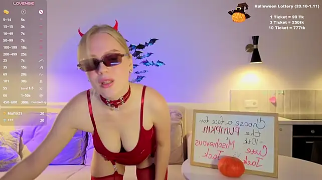 LittleForestELF2 live cam on StripChat
