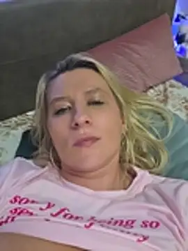 Show de webcam en vivo con KaylinJan - Juguetes Lovense interactivos disponibles