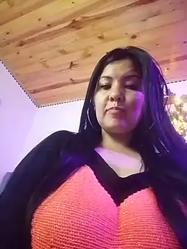 Donniia live cam on StripChat