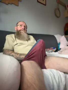 Ice_mannHH on Stripchat