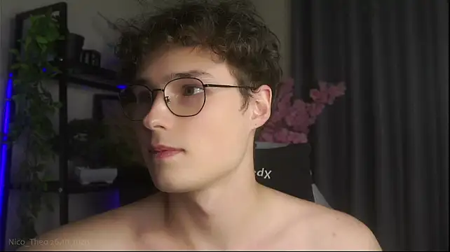 Nico_Theo on Stripchat