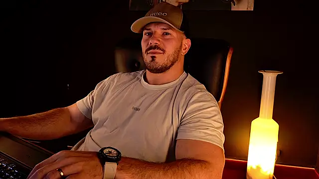 angeloeric (Ask my age) - #daddy #feet #master #muscle #party