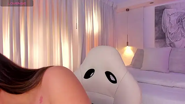 nathalie_rivers live cam on StripChat