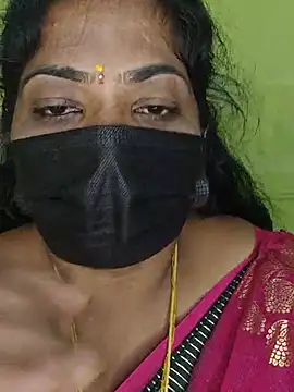 Tamil_Mithra live cam on StripChat