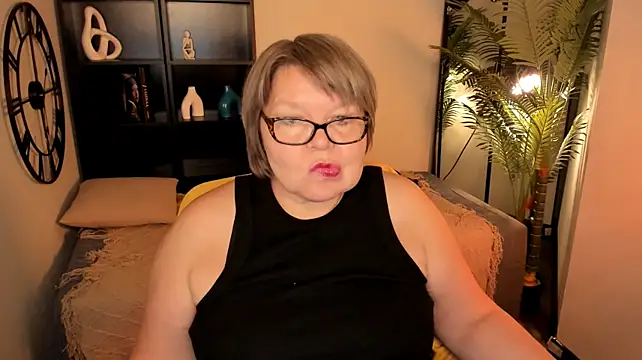 Shannonshine live cam on StripChat