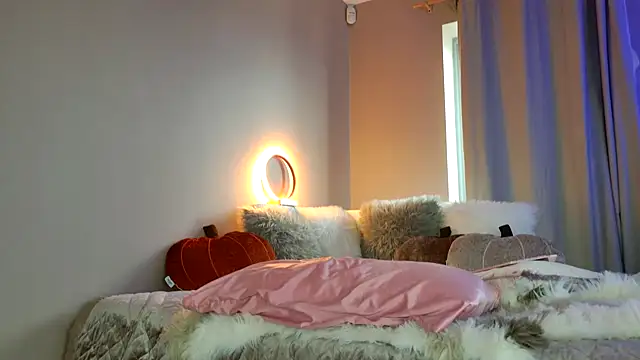 KatBigBum live cam on StripChat