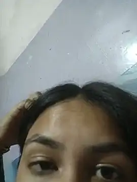 sanu_07 live cam on StripChat