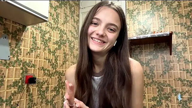 LonaPorche live cam on StripChat