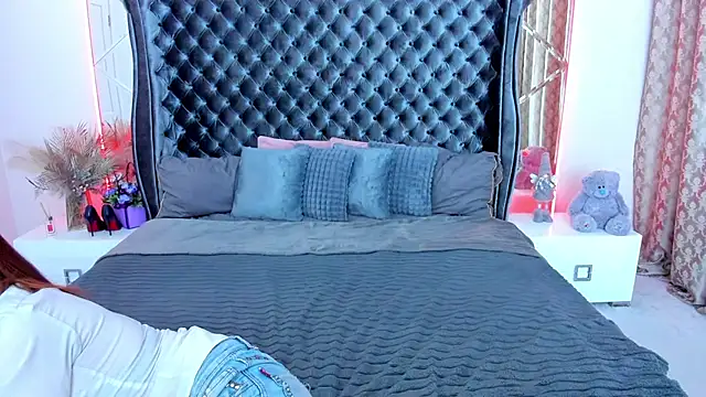Rebecca_Diamond