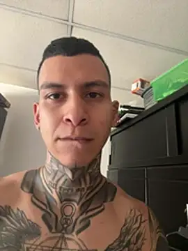 Andrew_san live cam on StripChat