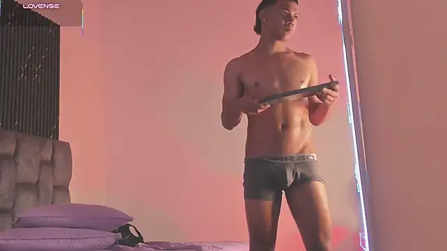 liamsubtle01 (M twink) - flash dick 🔥💦