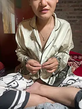 lylyna08 Live Webcam on Stripchat