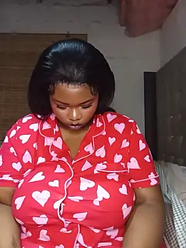 AaliyahBlackXO live cam on StripChat