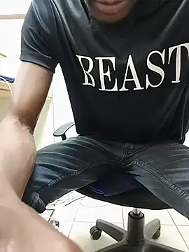 THATHAIRYTALLDUDE live webcam