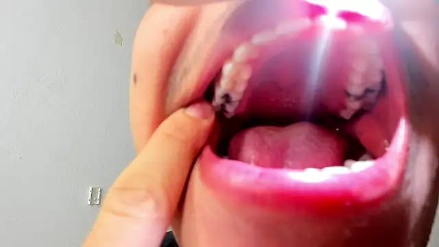 zayn_v1p live cam on StripChat