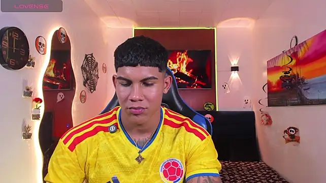 Damian_latinxxx live cam on StripChat