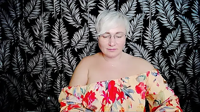 Olivia_playful webcam