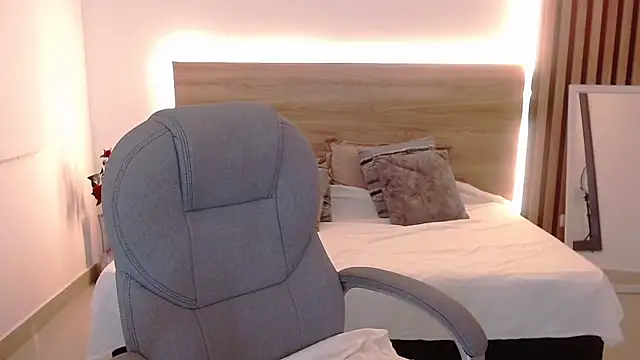 Paolahills live cam on StripChat