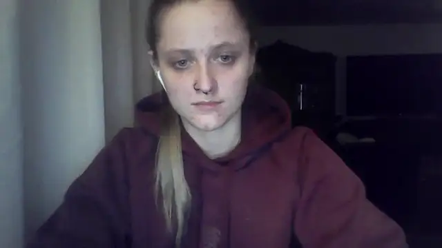 LeaWetGirl live cam on StripChat