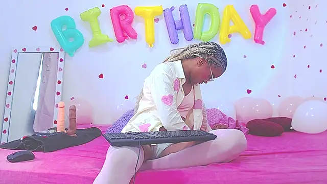 ebony_cocklover69