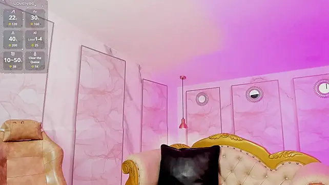 MishRaven live cam on StripChat