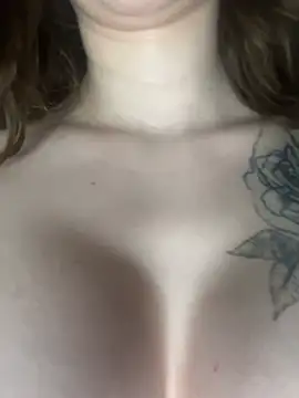 iylaaa live cam on StripChat