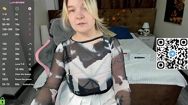 Alice_Suun live cam on StripChat