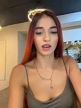 vixenrosse (F teen) - Topless tease 5 min