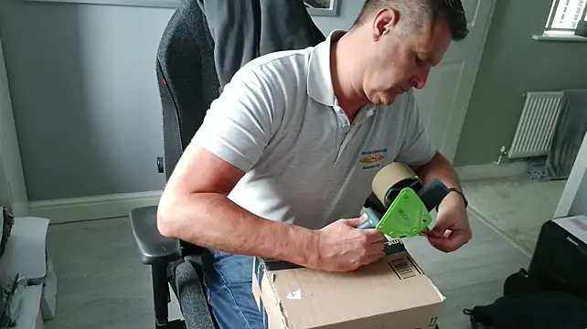 richard_uk56 (M mature) - Lube up and get stroking