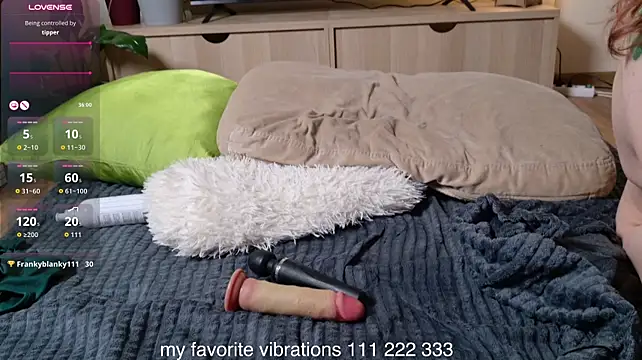 Hot_Thumbelina