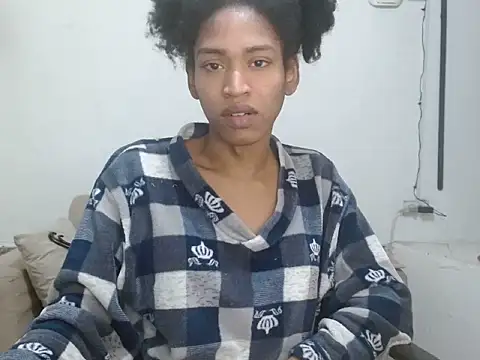 Model: angelamariebandary