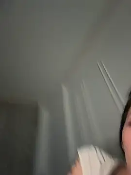 wwasian live cam on StripChat