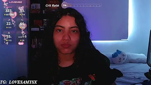 Lovelyamyy live cam on StripChat