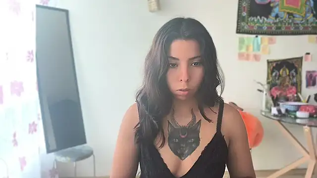 ivihetaira live cam on StripChat