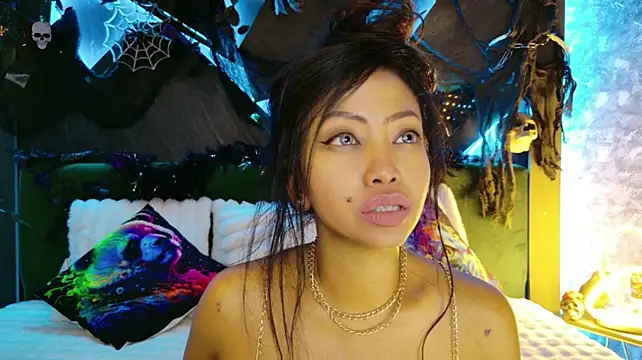 ElyaQuinn webcam
