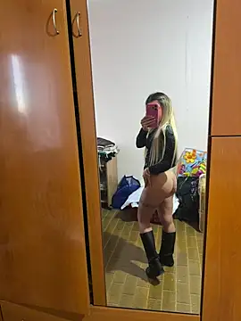 Thegirlofthemirror