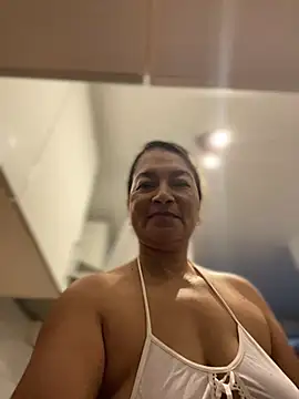 Jlo_69 live cam on StripChat