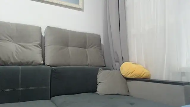 Isabelitta333 live cam on StripChat
