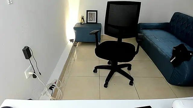 zayn_v1p live cam on StripChat