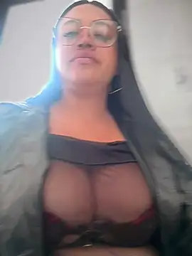 Outdoors-Mia_Khalifa