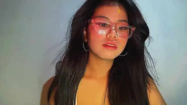 KaiVeloura live cam on StripChat