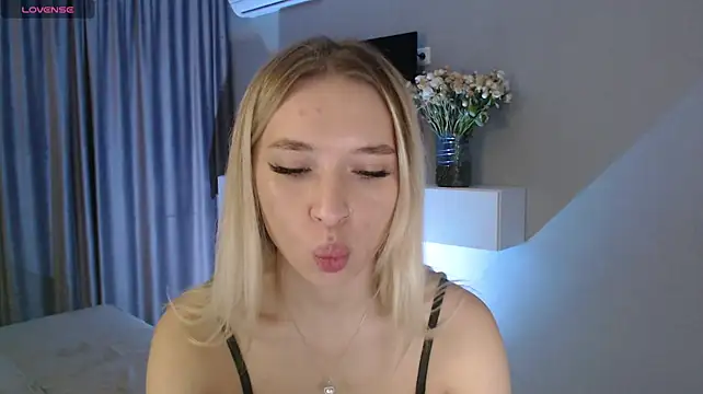 Emily_Hartt