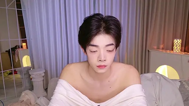 XiaoZeouba live cam on StripChat