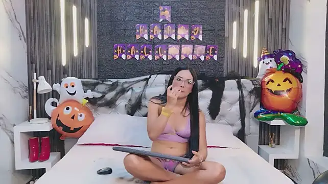 Pretty_Liaa_ live cam on StripChat