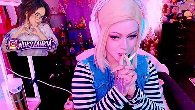 _niiky live cam on StripChat