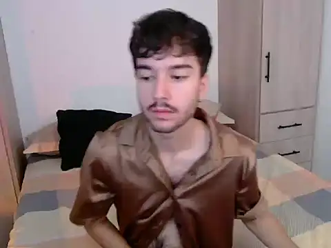 Adrien_polo live cam on StripChat